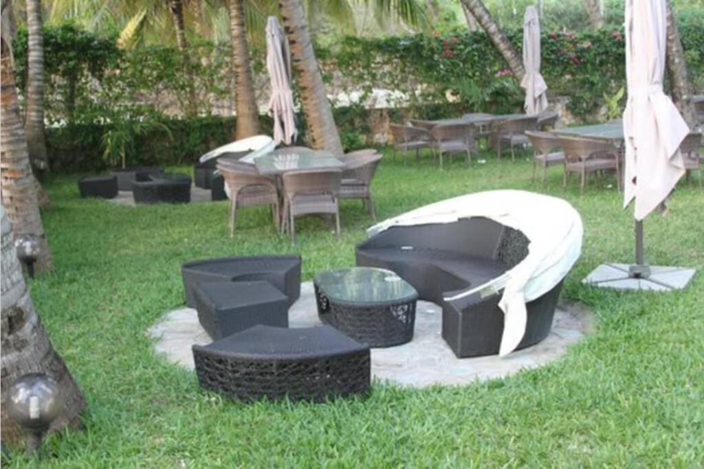 Cowrie Beach Haven Studio Apartment Mombasa Ngoại thất bức ảnh